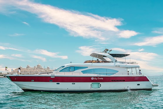 Big daddy yacht | AED1400/hour